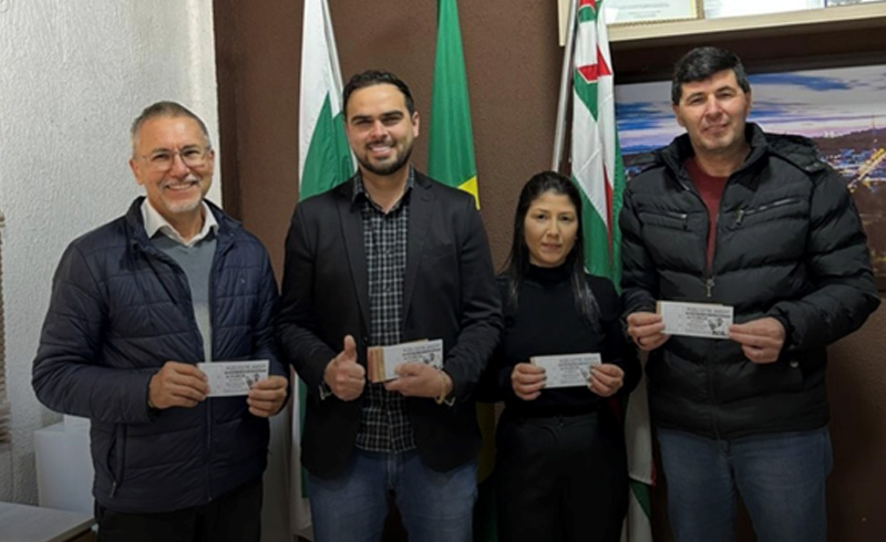 Avanço no Campo: Com apoio de Alexandre Cury, pavimentação de estradas rurais sai do papel em Campina do Simão e região de Guarapuava